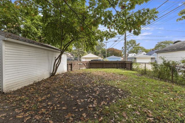 24601 Carlysle Street, Dearborn, MI 48124
