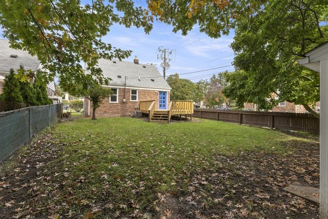 24601 Carlysle Street, Dearborn, MI 48124