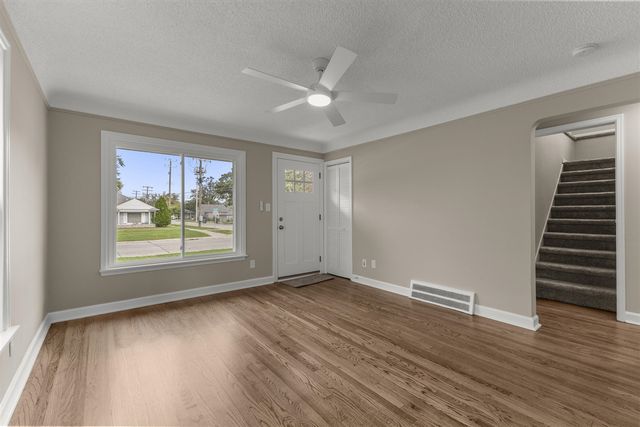 24601 Carlysle Street, Dearborn, MI 48124