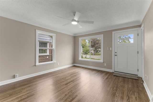 24601 Carlysle Street, Dearborn, MI 48124