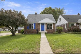 24601 Carlysle Street, Dearborn, MI 48124