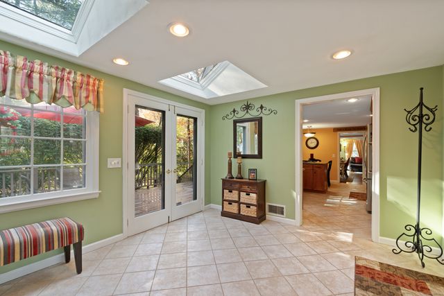 89 Goodrich Road, Glastonbury, CT 06033