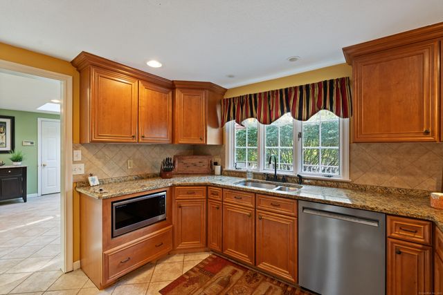 89 Goodrich Road, Glastonbury, CT 06033