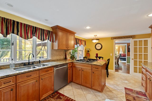 89 Goodrich Road, Glastonbury, CT 06033