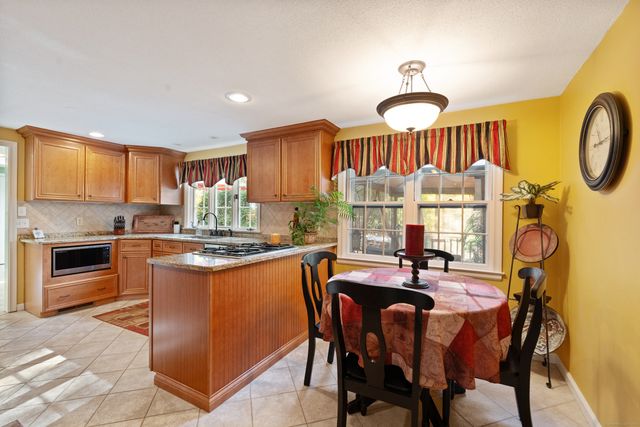 89 Goodrich Road, Glastonbury, CT 06033