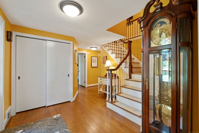 89 Goodrich Road, Glastonbury, CT 06033