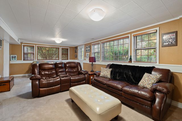 89 Goodrich Road, Glastonbury, CT 06033