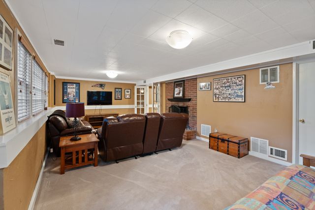 89 Goodrich Road, Glastonbury, CT 06033