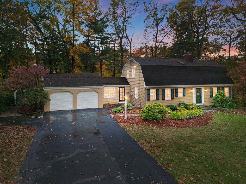 89 Goodrich Road, Glastonbury, CT 06033