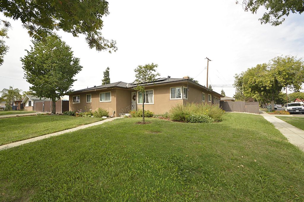Image 3 of property listing at 1708 W Andrews Avenue, Fresno, CA 93705