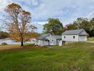 60 Beech St, Palmer, MA 01069