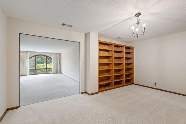 5100 S France Avenue S 305, Edina, MN 55410