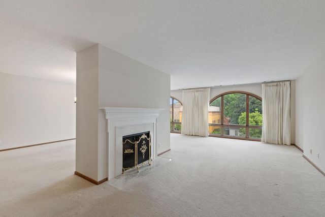 5100 S France Avenue S 305, Edina, MN 55410