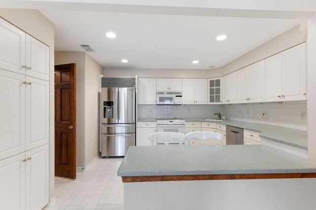 5100 S France Avenue S 305, Edina, MN 55410