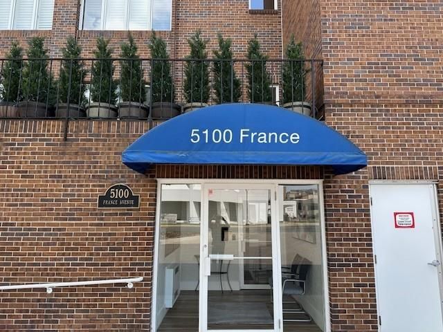 5100 S France Avenue S 305, Edina, MN 55410