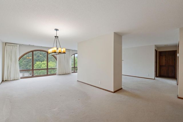 5100 S France Avenue S 305, Edina, MN 55410