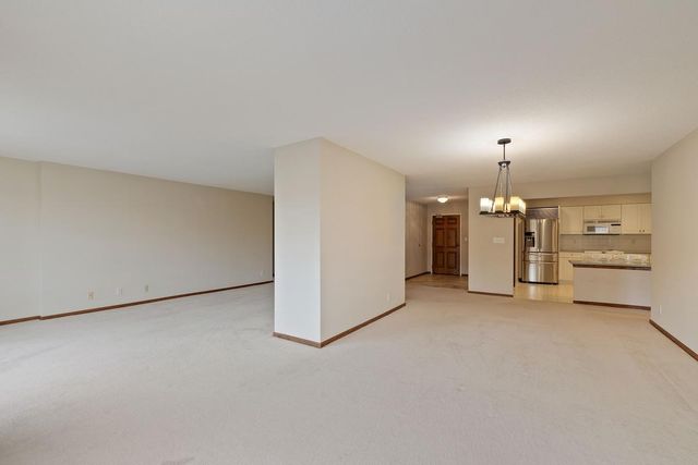 5100 S France Avenue S 305, Edina, MN 55410