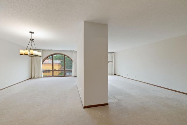 5100 S France Avenue S 305, Edina, MN 55410