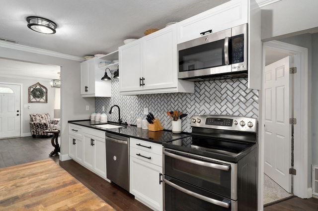 1607 W Belmont Street, Springfield, MO 65802