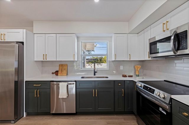 165 PINEWOOD AVENUE, Clearwater, FL 33765