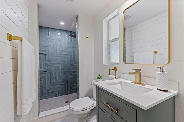 165 PINEWOOD AVENUE, Clearwater, FL 33765