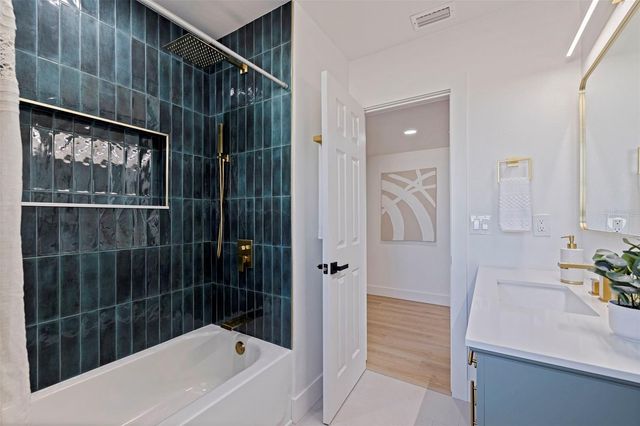 165 PINEWOOD AVENUE, Clearwater, FL 33765
