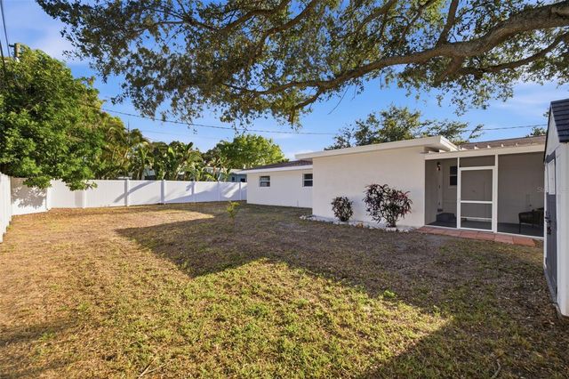 165 PINEWOOD AVENUE, Clearwater, FL 33765