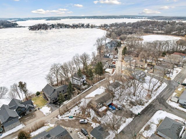 4877 Island View Drive, Mound, MN 55364