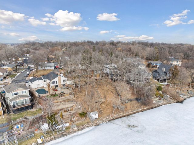 4877 Island View Drive, Mound, MN 55364