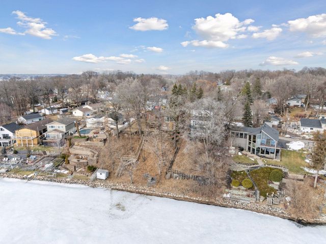 4877 Island View Drive, Mound, MN 55364