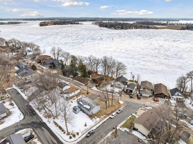 4877 Island View Drive, Mound, MN 55364