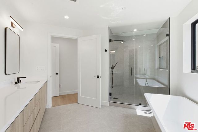 3845 Don Tomaso, Los Angeles, CA 90008