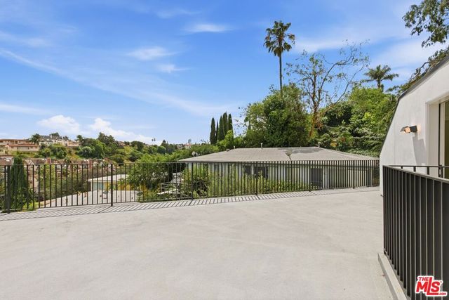 3845 Don Tomaso, Los Angeles, CA 90008