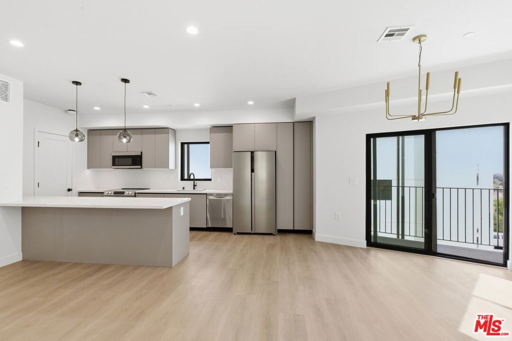 3845 Don Tomaso, Los Angeles, CA 90008