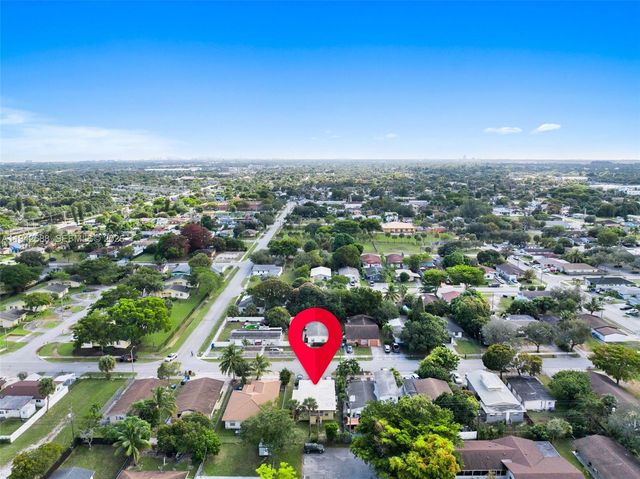 2821 NW 12th Ct, Fort Lauderdale, FL 33311