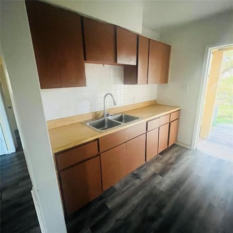 3616 E DR MARTIN LUTHER KING JR BOULEVARD, Tampa, FL 33610