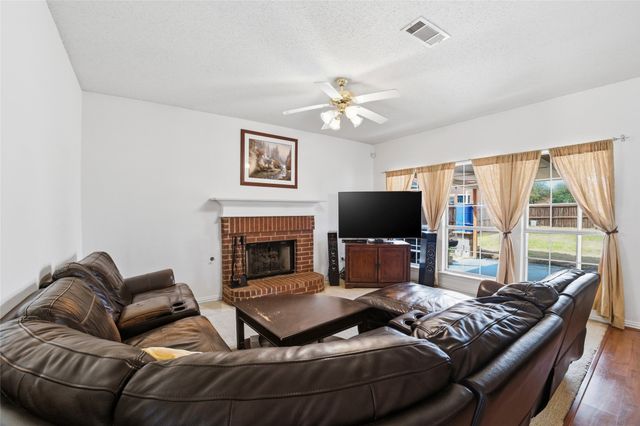 1015 Telluride Drive, Arlington, TX 76001