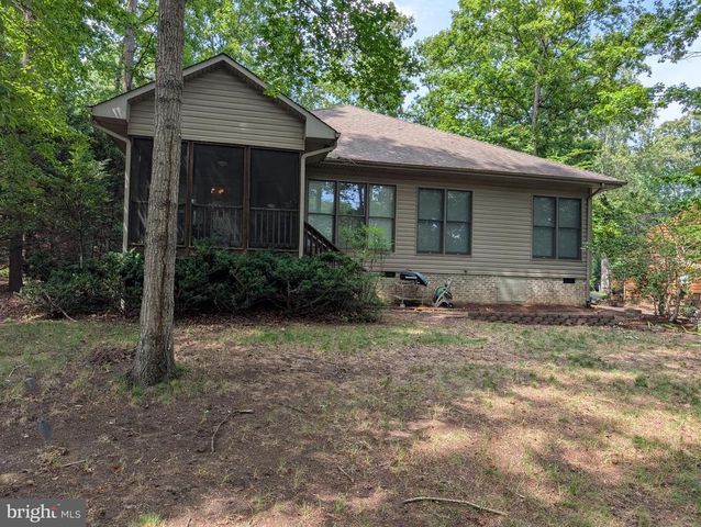 102 MARBLE CT, Locust Grove, VA 22508