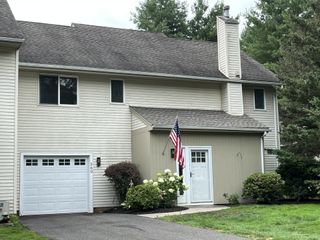 260 Alewife Lane 260, Suffield, CT 06078