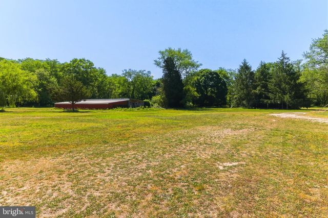 391 E BUTLER AVE, Vineland, NJ 08360
