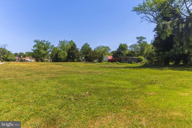 391 E BUTLER AVE, Vineland, NJ 08360