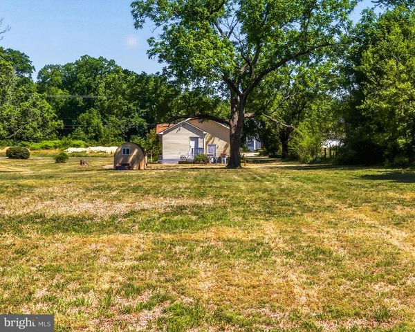 391 E BUTLER AVE, Vineland, NJ 08360