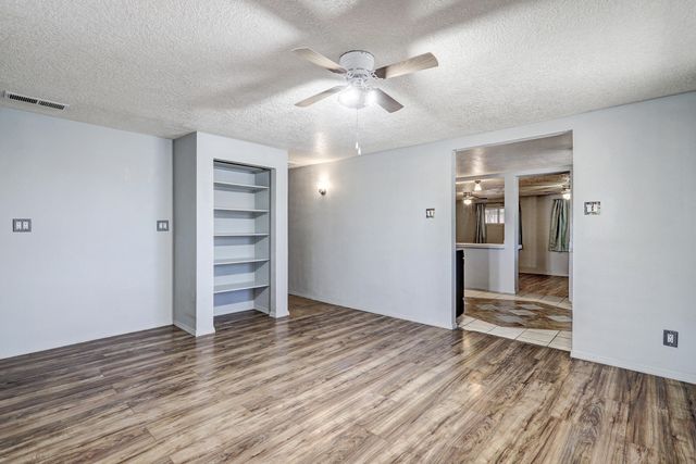 1520 55th Street NW, Albuquerque, NM 87105