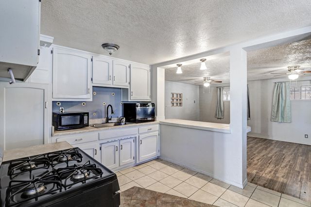 1520 55th Street NW, Albuquerque, NM 87105
