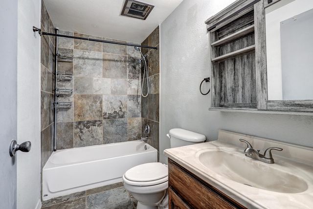 1520 55th Street NW, Albuquerque, NM 87105
