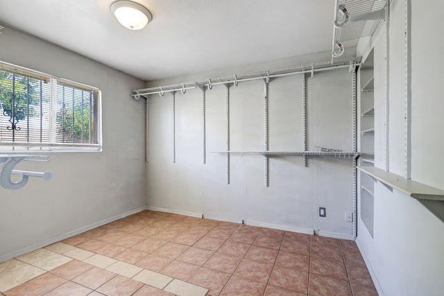 1520 55th Street NW, Albuquerque, NM 87105