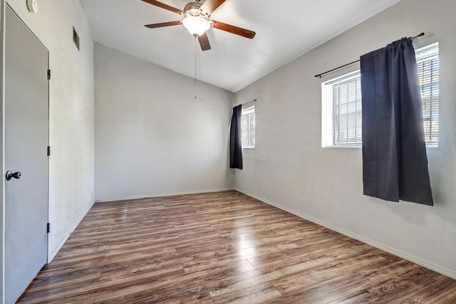 1520 55th Street NW, Albuquerque, NM 87105
