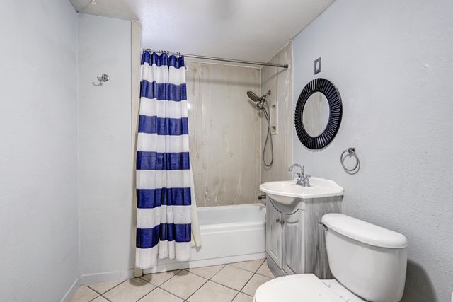1520 55th Street NW, Albuquerque, NM 87105