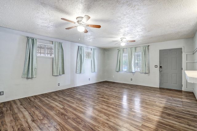 1520 55th Street NW, Albuquerque, NM 87105