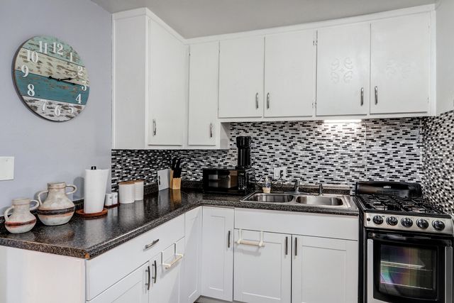 1520 55th Street NW, Albuquerque, NM 87105